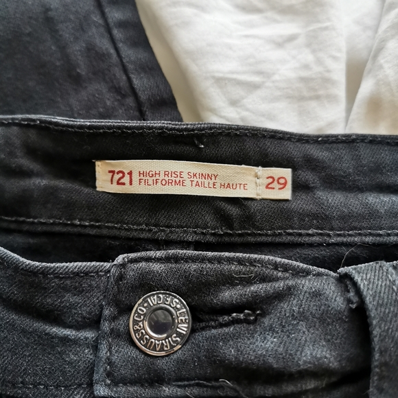 Levi's 721 High Rise Skinny Black Denim - Picture 6 of 8